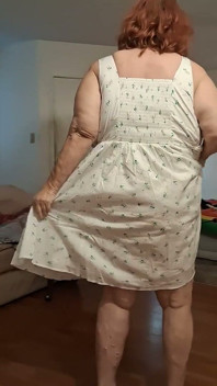 Vicki si suster semok cantik lagi ngerasy pakaian baru untukmu bagian 1