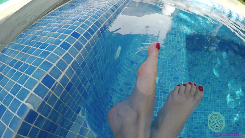 Danielle Maye: Whirlpool, zehen