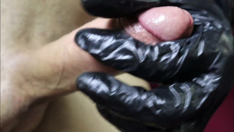 SEXY_GUYBEST: En iyi arkadaşının bütün gün süt sağıp her damlasını emmesi...