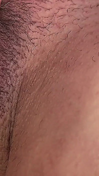 Handjob âm hộ ướt với quần lót bẩn trong nhà vệ sinh công cộng!!!
