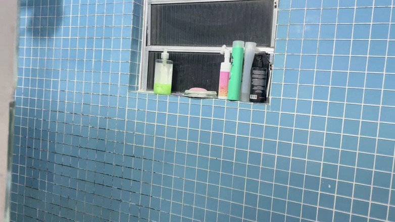 Lidi Ferrari: Nackt in der Badewanne mit dem sehr heißen Jungen