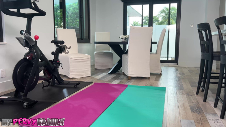 My Pervy Family: Mypervyfamily - Behind the Scenes with Luna Luxe &amp; Filthy Rich!