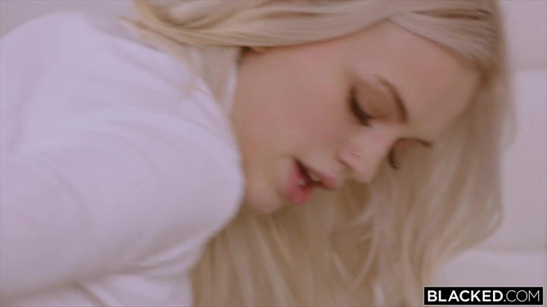 Blacked: Blacked, když se Alex Grey rozhodla šukat pouze černochy