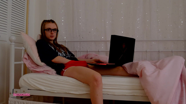 Destination Kat: आधी रात हस्तमैथुन