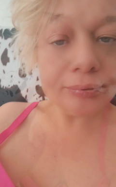 Sofy13: MILFka ukazuje své sebe v sexy prádle - krátké video