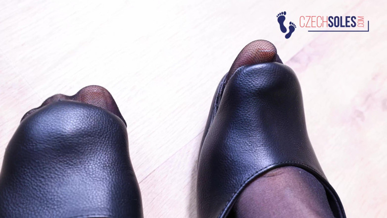 Czech Soles - foot fetish content: Surprising Footgrowth Horror