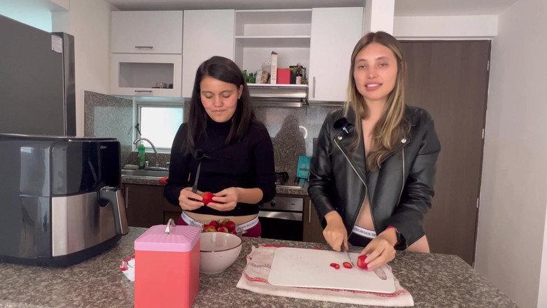 scarlettandc: We Prepare Creamy Strawberries and Have Fun