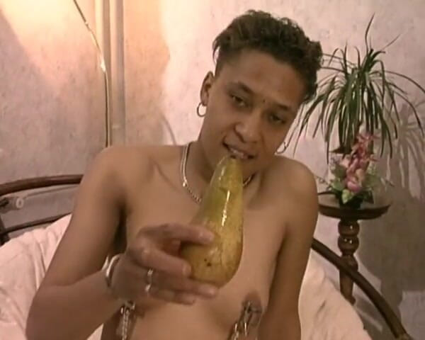 YOUR FIRST PORN: Vou te mostrar meu corpo - Franziska Black