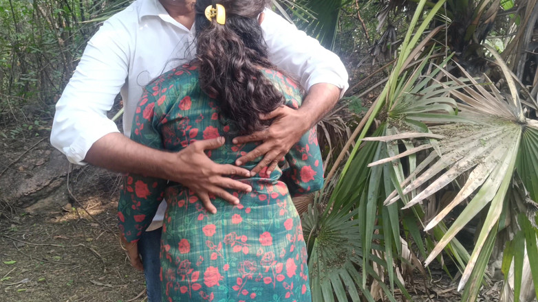 Pushpa studio: 大学生户外热辣性爱