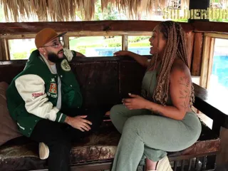 J’ai rencontré une MILF sur Tinder et on a fini par baiser dans le resort