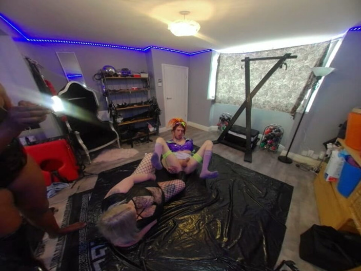 Perception of Depth - Jasmine_Dlight but VR: Jasmine_dlight &amp; Peggy Deville - Pvc Futa Giantess đĩ mông với cô chủ...