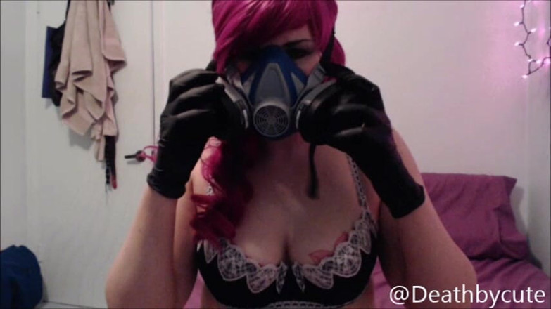 goddessjoules: Gas Mask Day 1