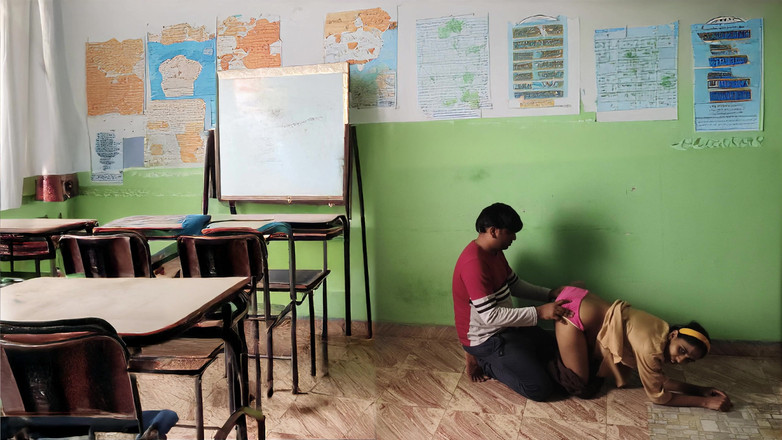 Bobbypranav: Desi village coppie del college scopano in classe