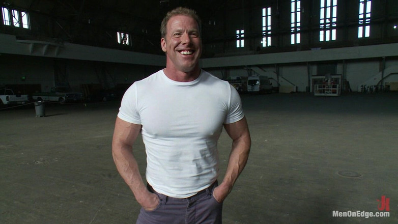 Men on Edge: Derek Pain - the Only Competitive Bodybuilder in the World Who...