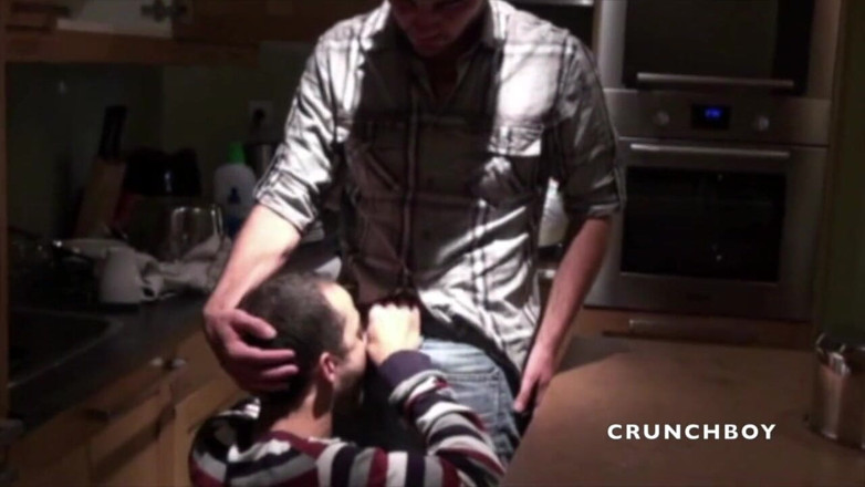 FRENCH AMATORS SEXTAPES: Tiwnk Latino mengongkek awek terbaiknya di dapur