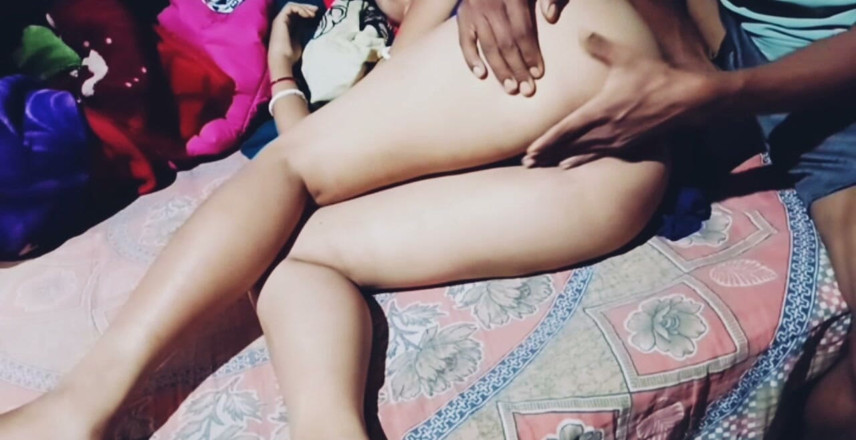 Teensex: ميلف متعرجة بهابي تغوي ديفار الشاب وتستنزف قضيبه الكبير على كسها المبلل قبل أن تكتشف بعمق بعد الاستحمام.