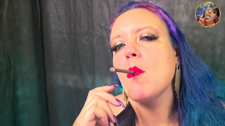 Lilli Cukierek Cox: Più120 fumo sexy