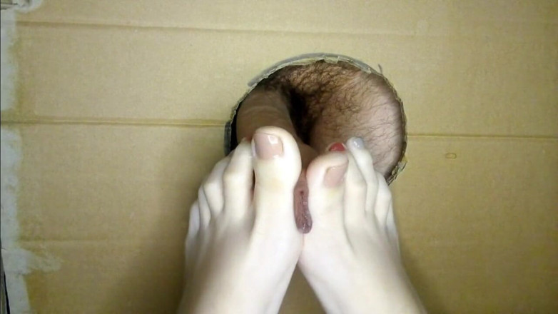 Sexoamateur: Gloryhole &amp; footjob