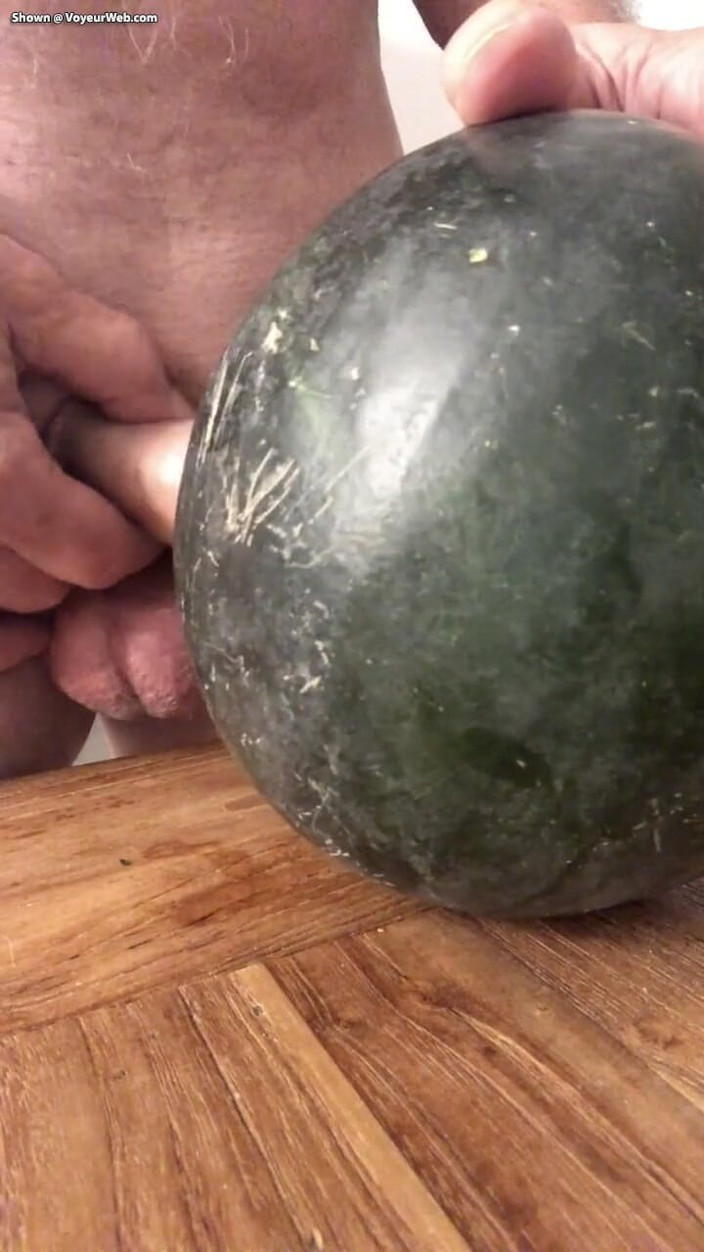 Mitchie: Ich Ficke Eine Melone