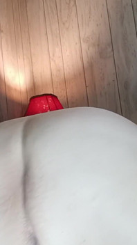 Sneaklink nang潮吹在他的上