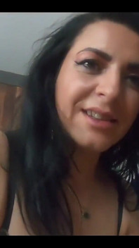 Milfycalla- prezervatif mi tutmalısın yoksa üyelerim için yapılmış ham bir videoya mı gireceksin? Senin için kıyafetlerim yok:)) ben...