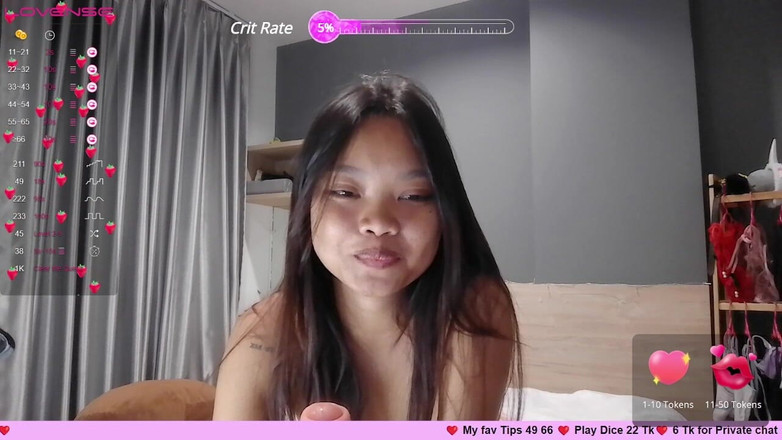 Cupcake: 骑乘假阳具直播