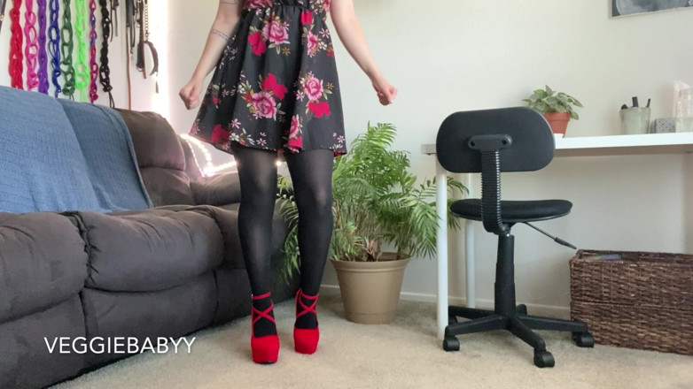 Veggiebabyy: Bratty Dom Pantyhose and Sundress Tease