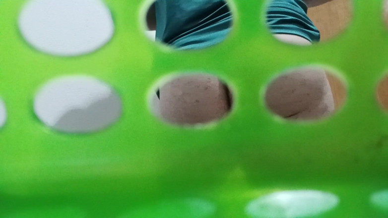 amateurbrazilian: Da Para Vê a Minha Bunda Pelos Buracos Da Tela...