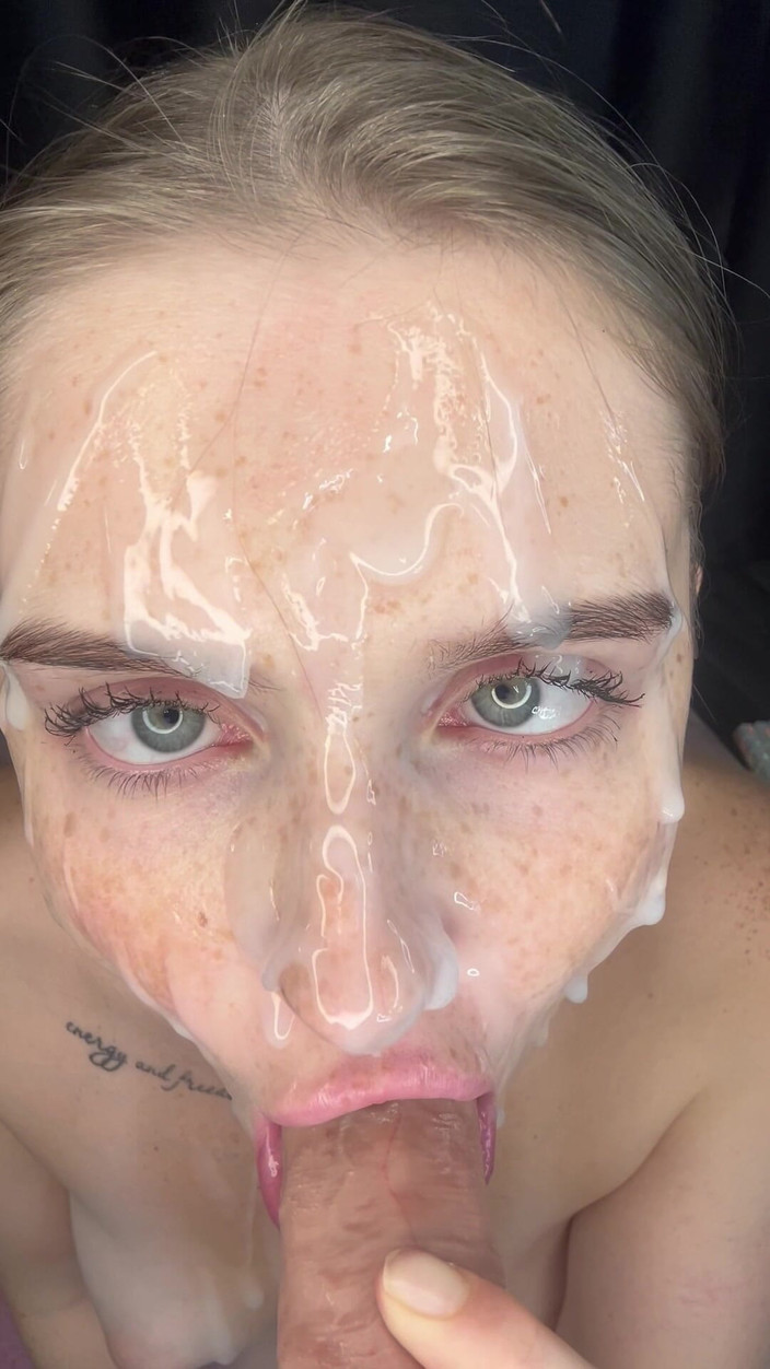 Lovelly_molly: Я вся вся в тому, що смокчу твій і граюся з твоєю