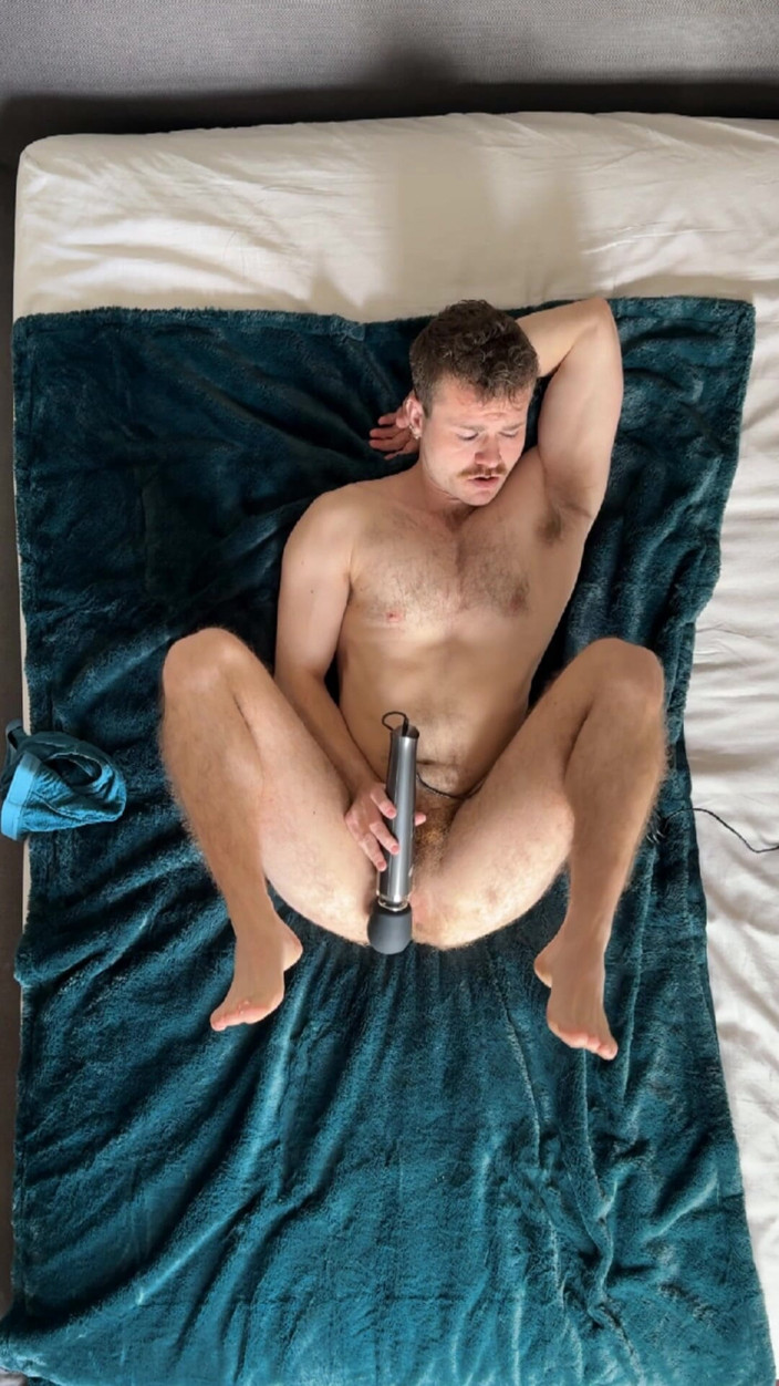 Edftmxxx: Ceiling View While I Cum and Squirt with Big Powerful...