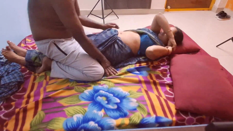 Sexy sindu: Gorgeous Sexy Bhabhi Homemaking Saree Fucking Video
