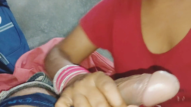 Sexy_girl_nehu: Stříkání do pusy Desi Bhabhi vynikající sání velkého černého ptáka svět...