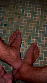 ¡qué Orina Tan Caliente! Qué Agradable Y Cálido Es Para Tus Pies Con Esto.