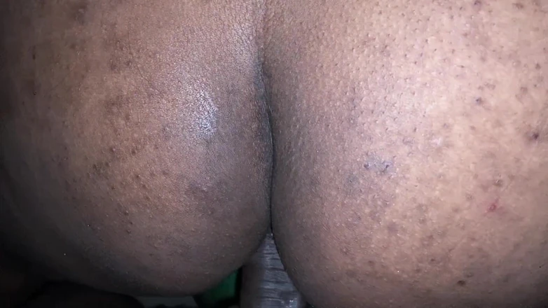 Angoori: La tía tamil se fue cuando se apagan las luces...