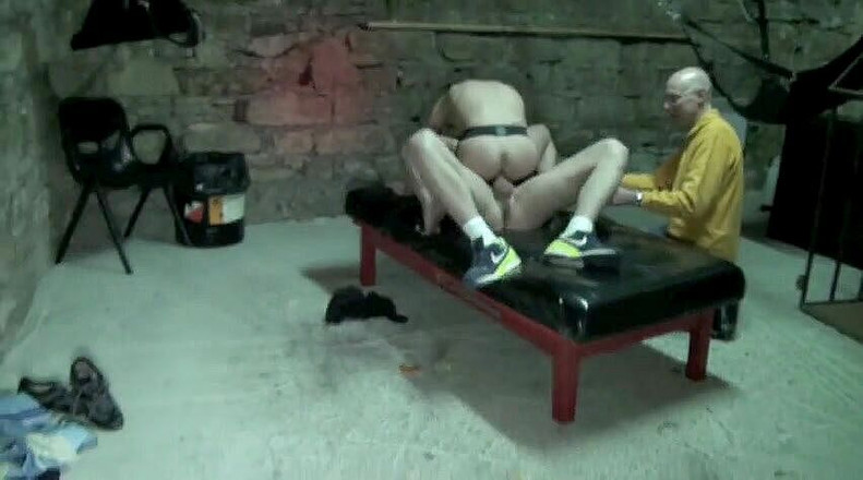 Sneaker gay: Twink in jockstrap fucked by a muscle sportive boy for...