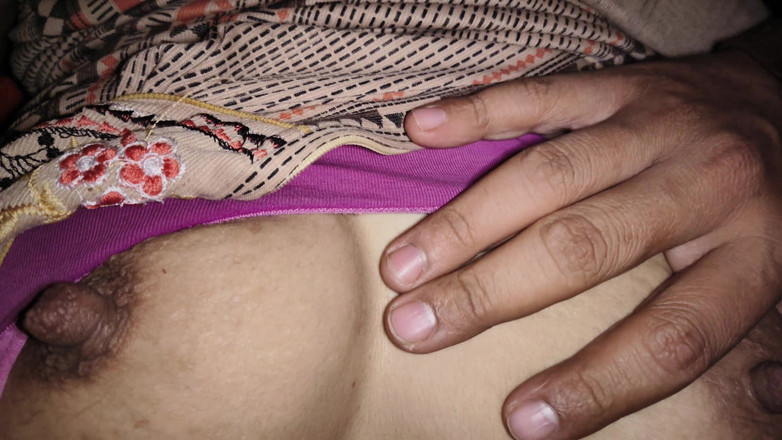 Soniya Singh: Мілфа трахає мене і смокче член