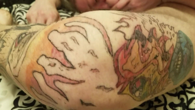 Satin Lady: サテンの女性が自分を弄び、Jロックは彼女の心を打ち砕く。