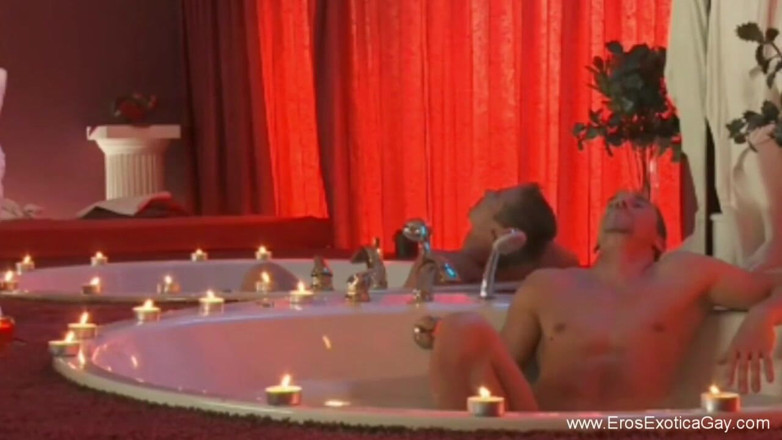 Eros Gay Exotica: Особлива увага приділяється власному пенісу