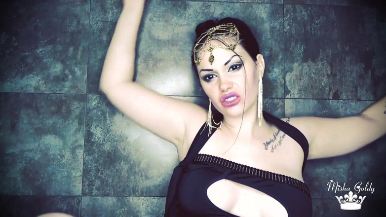 Goddess Misha Goldy: Dunkle göttin hat einen unerättlichen Hunger!