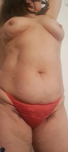 Mommy big hairy pussy: Dengan Seluar Dalam Merah