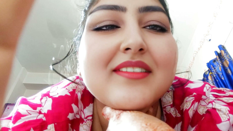 Nadiyabd: Real Bangladeshi Couple Chat &amp; Play - Big Ass &amp; Pussy Spreading Closeup...