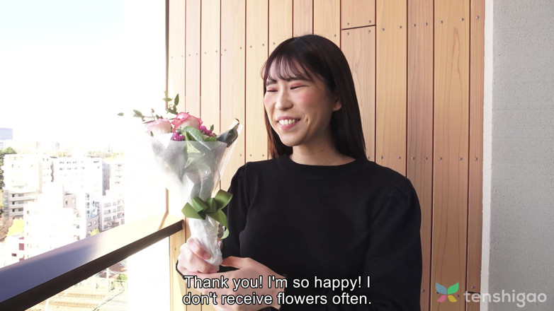 Tenshigao: Hitomi kanzaki hadir kembali dengan beberapa pakaian gym yang imut...