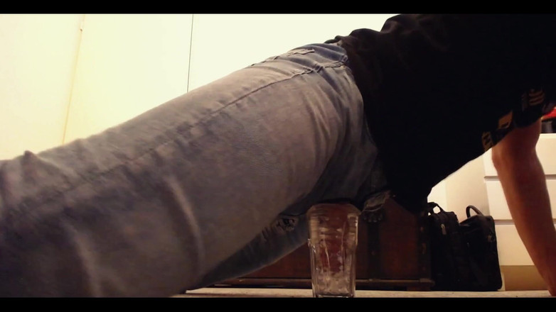 Awesome A: Melakukan Beberapa Push-up!