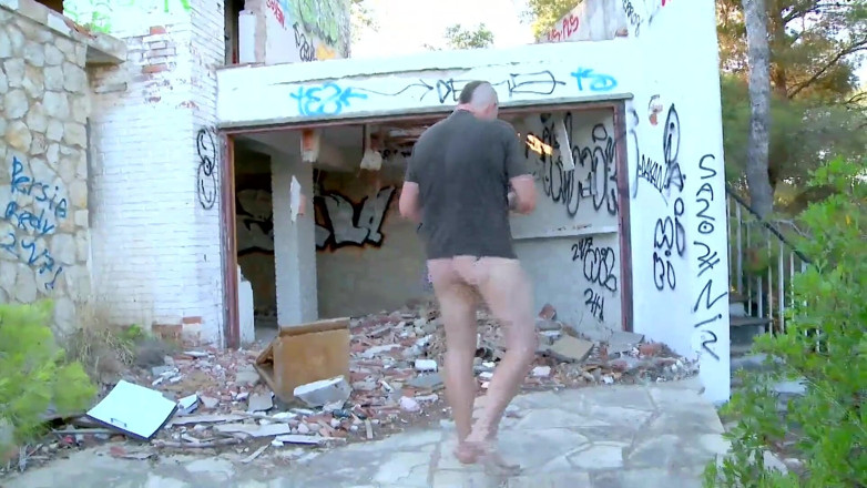 Real Home Made: Baise vaginale, doigtage, gros gode pénétré dans le jardin