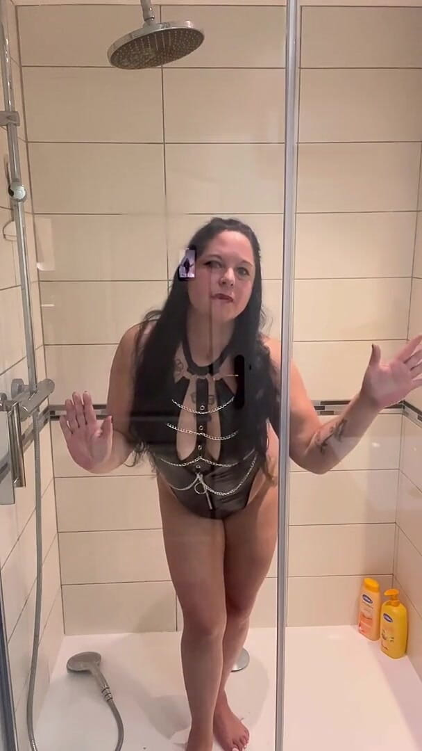 Maitresse Clara: JOI, Asmr in the Shower