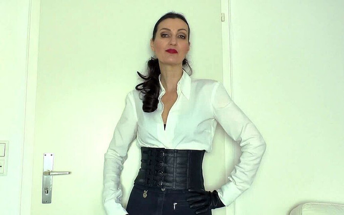 Lady Victoria Valente: Široký těsný pás, část 71