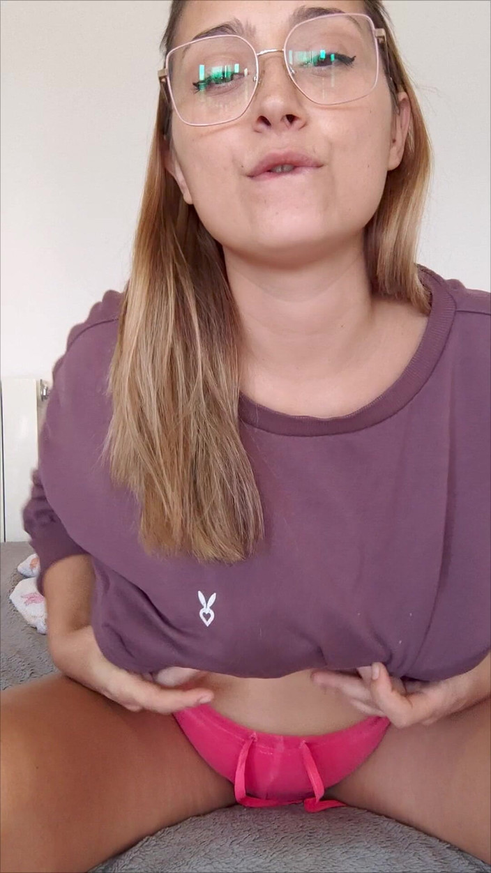 Mancheguitos: Ráda bych potkala paroháčského přítele, který mi dovoluje šukat s mnoha...