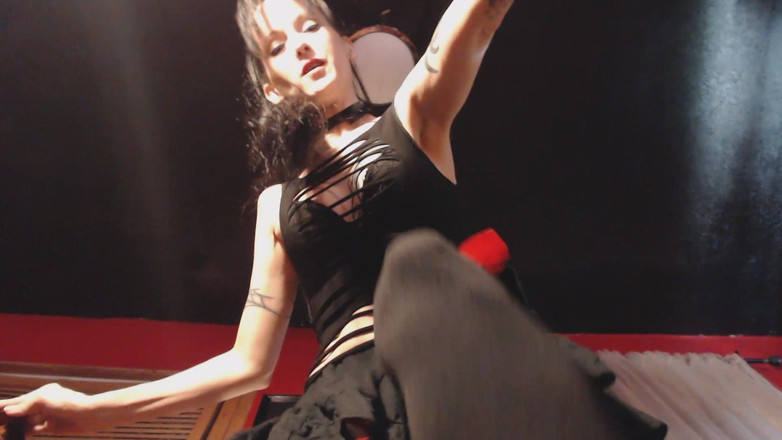 PandoraSG: Calpestare il piede gotica 2 - mini gonna fetish