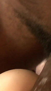 Allison wyte genießt einen großen schwanz, abspritzen in ihrem arsch