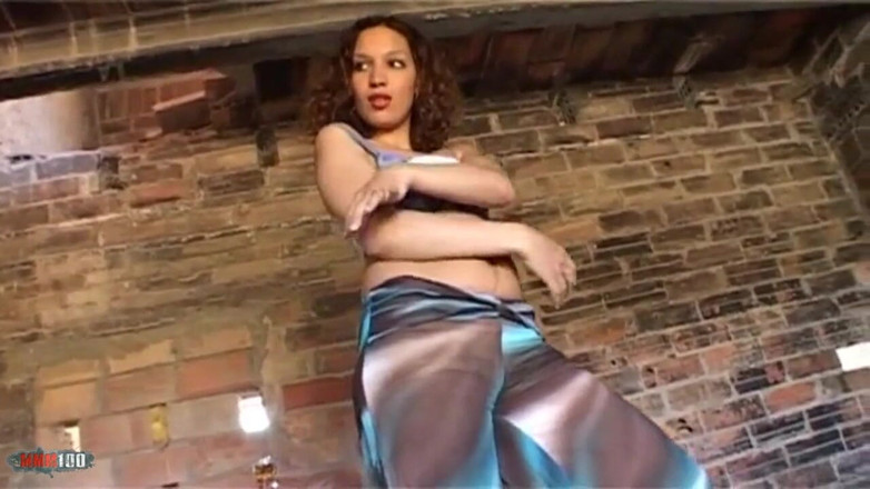 MMM100: Zetah Niagara: Zeta: französisches amateur-schätzchen macht einen streifen in einem...